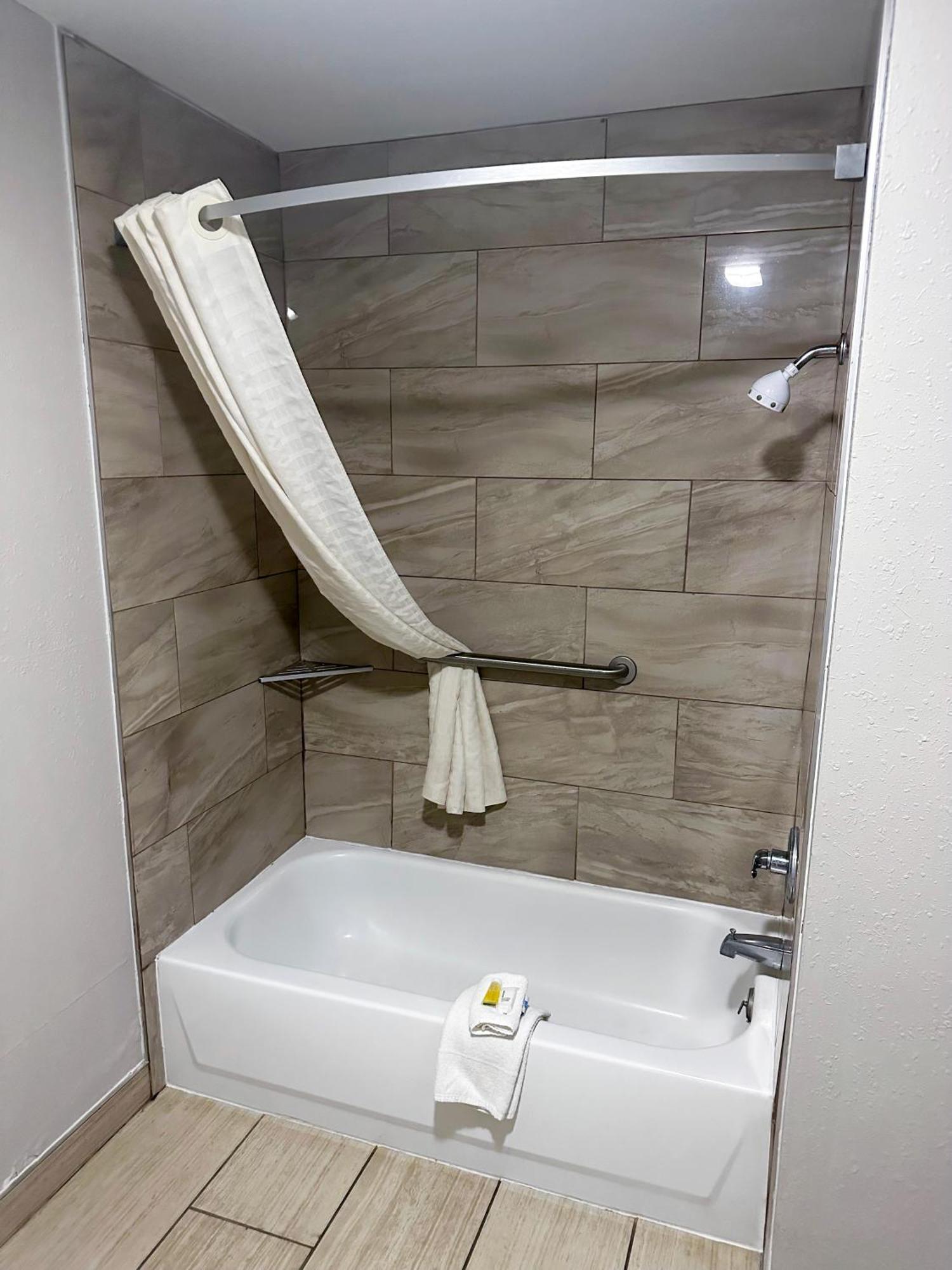 Days Inn & Suites By Wyndham Opelousas Exterior foto